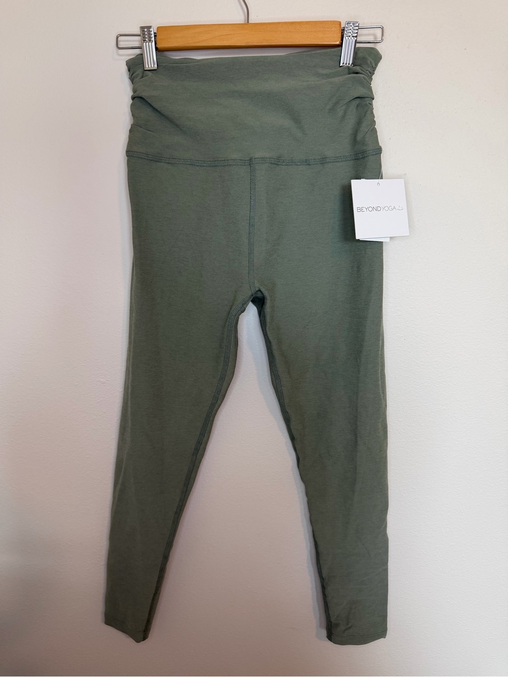 Spacedye Raise The Barre Shirred Legging Beyond Yoga Sage Green